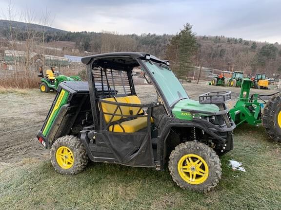Image of John Deere XUV 835M equipment image 1