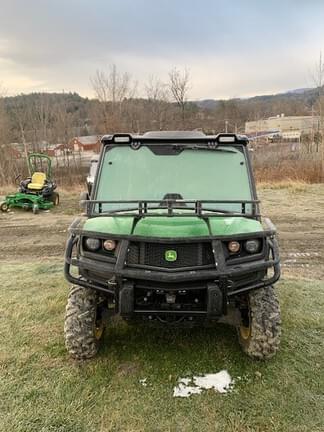 Image of John Deere XUV 835M Primary image