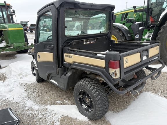 2022 John Deere XUV 835M Equipment Image0