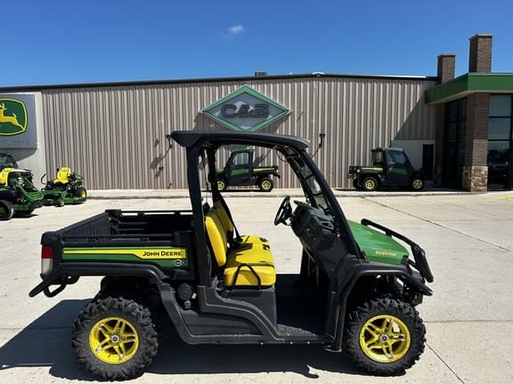 Image of John Deere XUV 835M Primary image
