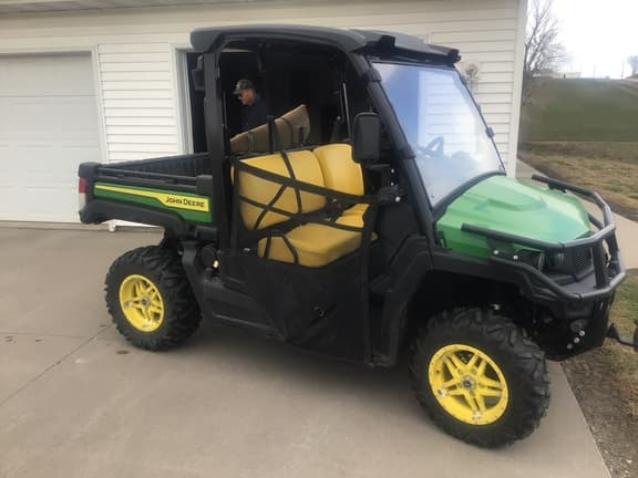Image of John Deere XUV 835M equipment image 1