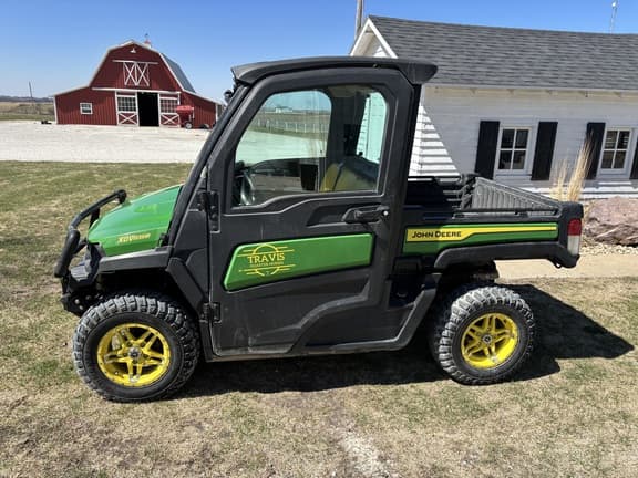 Image of John Deere XUV 835M equipment image 1