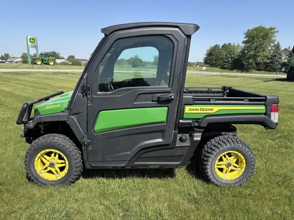 Image of John Deere XUV 835M equipment image 1