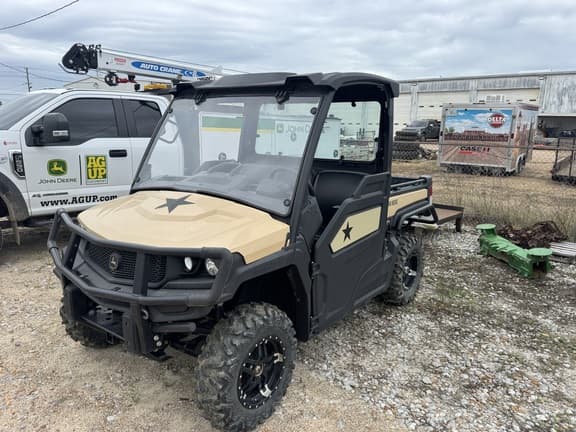 Image of John Deere XUV 835M Primary image