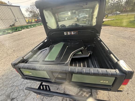 Image of John Deere XUV 835M equipment image 3