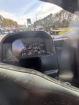 Image of John Deere XUV 835M equipment image 1