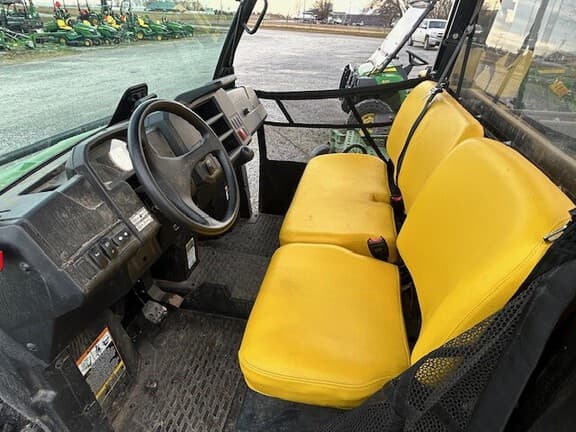Image of John Deere XUV 835M equipment image 3