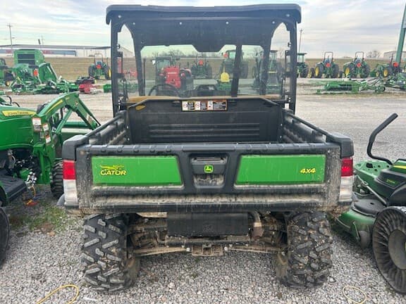 Image of John Deere XUV 835M equipment image 2