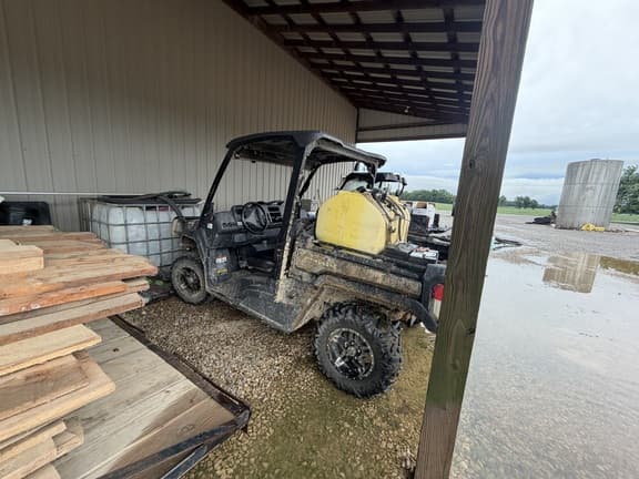 Image of John Deere XUV 835M equipment image 2