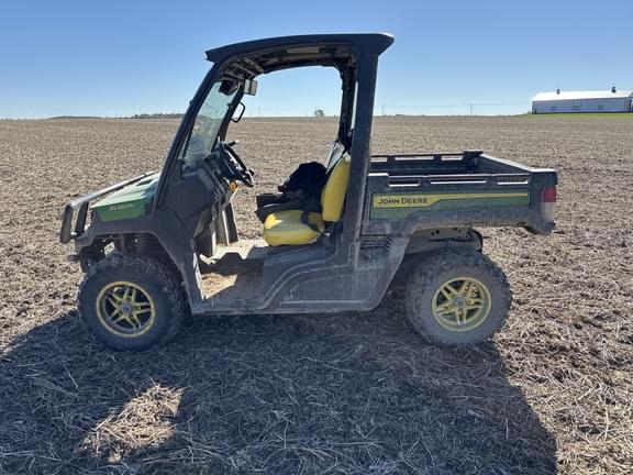 Image of John Deere XUV 835M Primary image