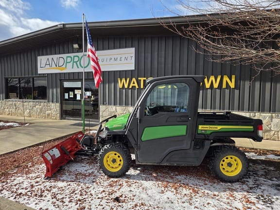 2022 John Deere XUV 835M Equipment Image0