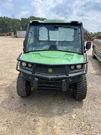 2022 John Deere XUV 835R Equipment Image0