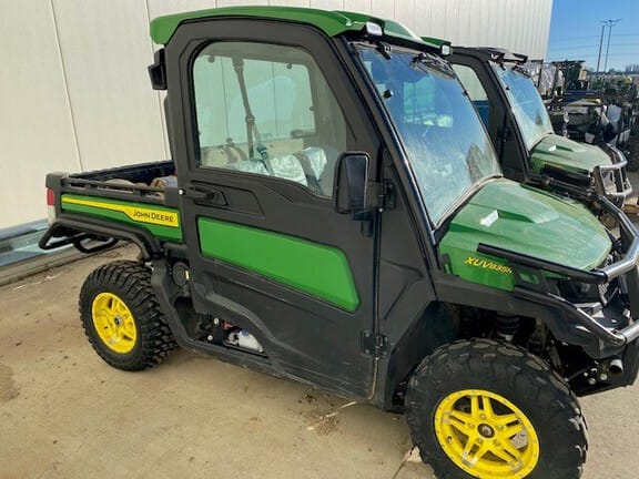 2022 John Deere XUV 835R Equipment Image0