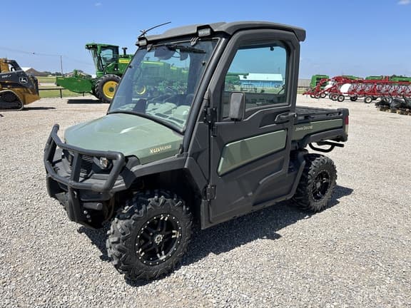 Image of John Deere XUV 835R Primary image