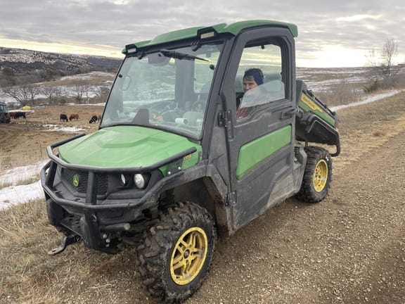 2022 John Deere XUV 835R Equipment Image0