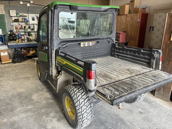 Image of John Deere XUV 835R equipment image 4