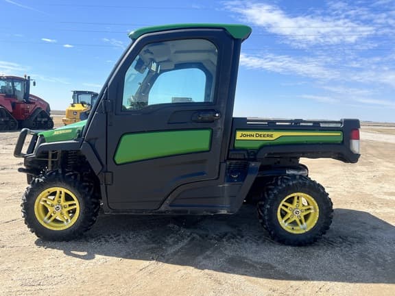 Image of John Deere XUV 835R equipment image 1