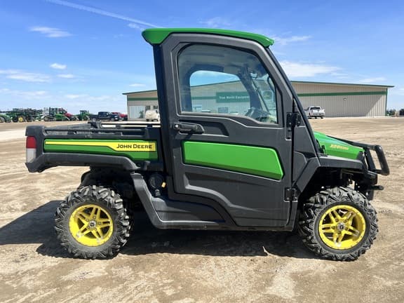 Image of John Deere XUV 835R equipment image 3