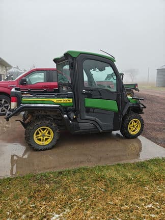 Image of John Deere XUV 835R equipment image 1