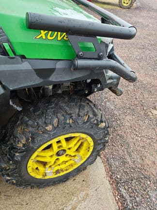 Image of John Deere XUV 835R equipment image 3