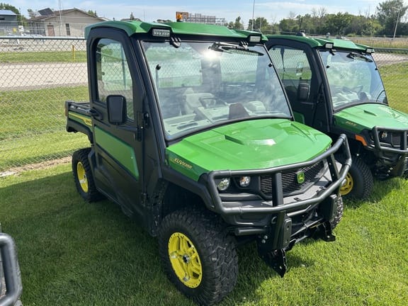 2022 John Deere XUV 835R Equipment Image0