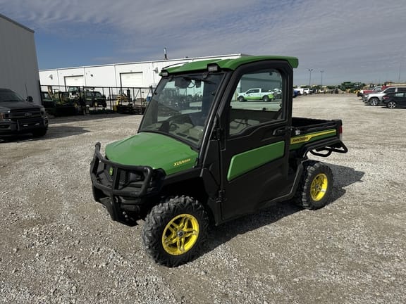 2022 John Deere XUV 835R Equipment Image0