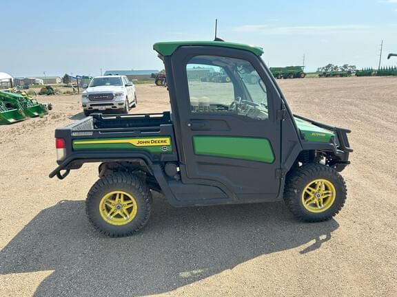 Image of John Deere XUV 835R equipment image 1