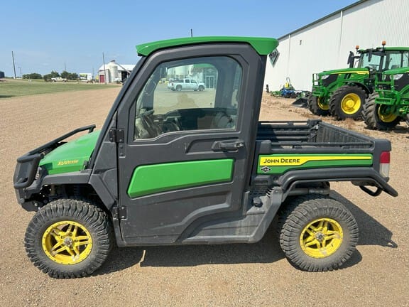 2022 John Deere XUV 835R Equipment Image0