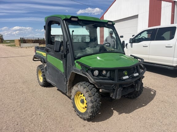 2022 John Deere XUV 835R Equipment Image0