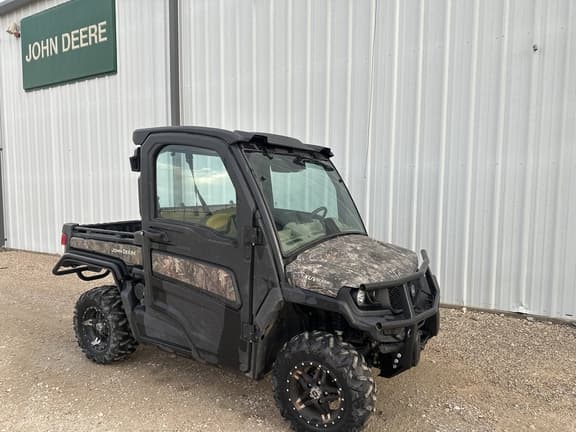 Image of John Deere XUV 835R equipment image 4
