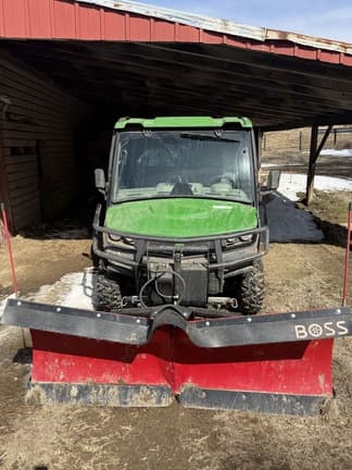 Image of John Deere XUV 835R equipment image 1