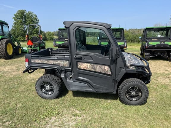 Image of John Deere XUV 835R equipment image 2