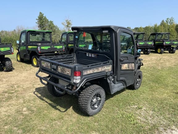 Image of John Deere XUV 835R equipment image 1