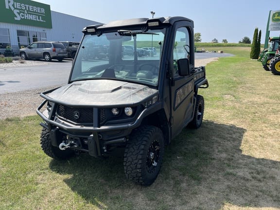 2022 John Deere XUV 835R Equipment Image0