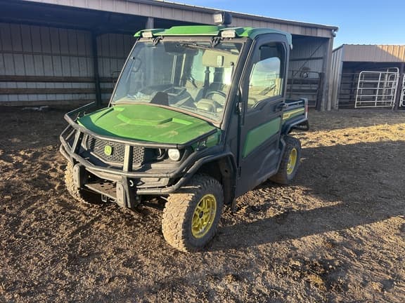 Image of John Deere XUV 835R equipment image 1