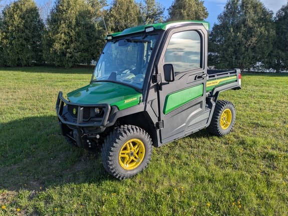 Image of John Deere XUV 835R equipment image 1
