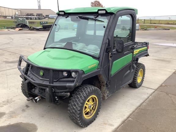 2022 John Deere XUV 835R Equipment Image0