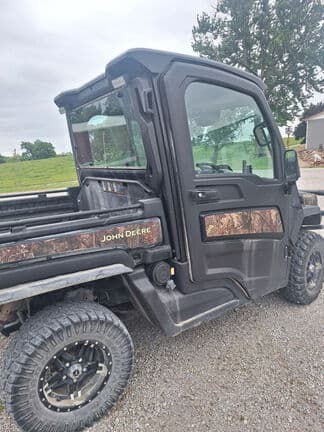 Image of John Deere XUV 835R equipment image 2