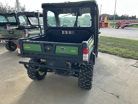 Image of John Deere XUV 835R equipment image 2