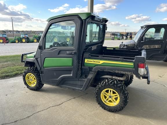 Image of John Deere XUV 835R Primary image
