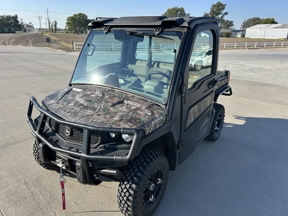 Image of John Deere XUV 835R equipment image 2