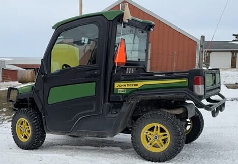 2022 John Deere XUV 835R Equipment Image0