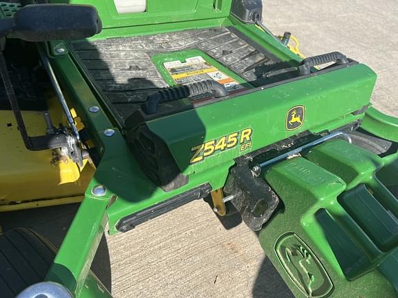 Image of John Deere Z545R equipment image 3