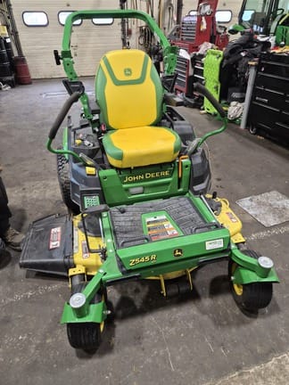 2022 John Deere Z545R Equipment Image0