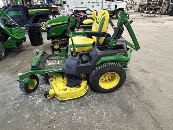Image of John Deere Z545R equipment image 4