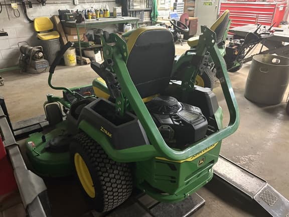 Image of John Deere Z545R equipment image 2