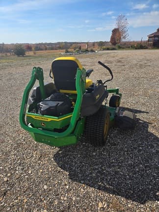 Image of John Deere Z720E equipment image 1