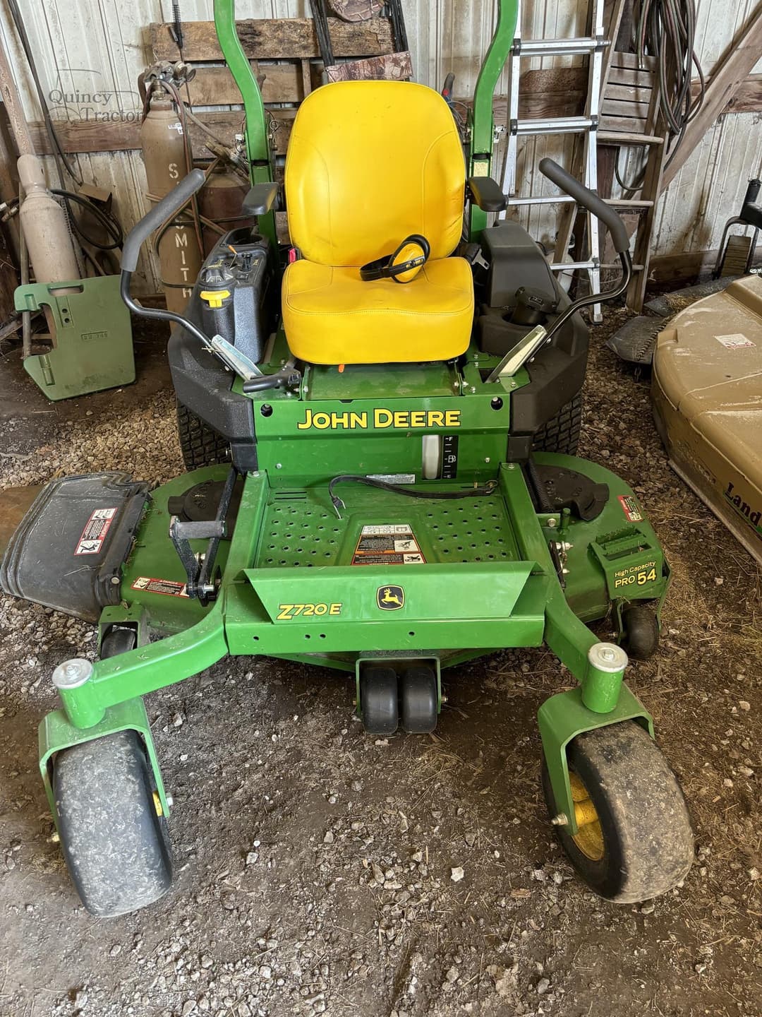 Image of John Deere Z720E Primary image