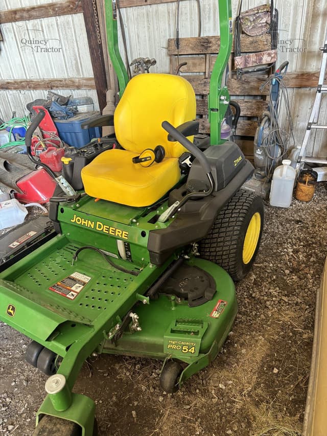 Image of John Deere Z720E equipment image 1