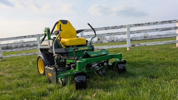 2022 John Deere Z735M Equipment Image0